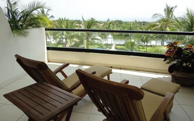 Unlimited Luxury Villas - Gran Marina Condo
