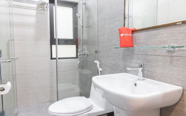 Reddoorz Plus Near Westlake Tay Ho