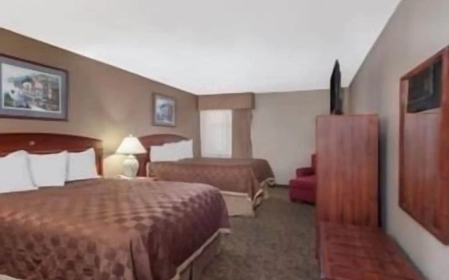 Ramada by Wyndham Fresno North