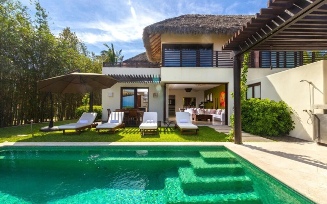 Sunny Vacation Villa 79