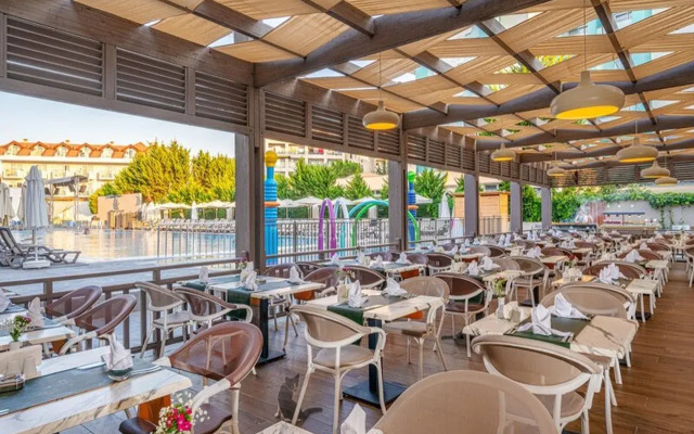 Side Story Resort & Spa