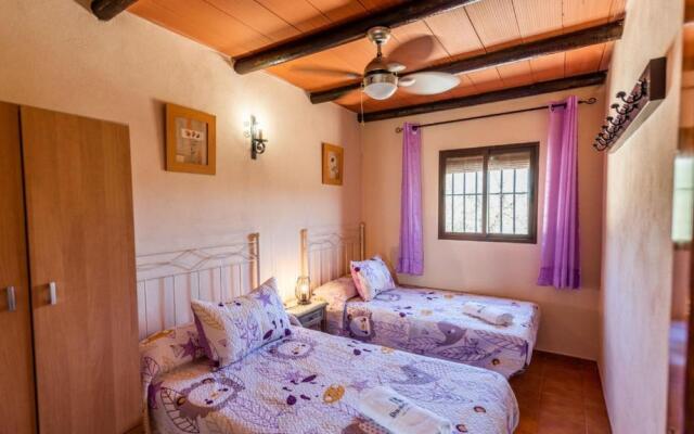Casa Gonzalez Villanueva de la Concepcion by Ruralidays