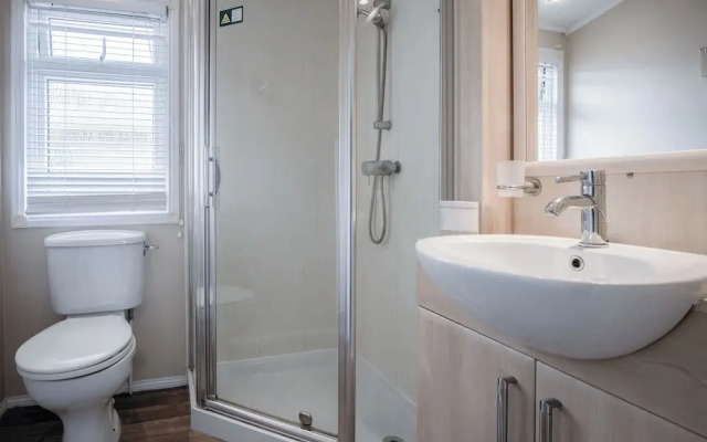 1 Manor Lodge - 3 Bedroom Lodge - Pendine