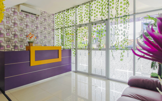 RedDoorz Plus near Stasiun Bekasi