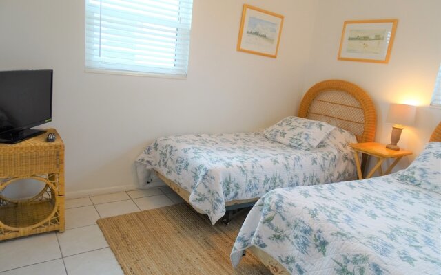 Aloha Kai - Unit 16 2 Bedrooms 1 Bathroom Apts