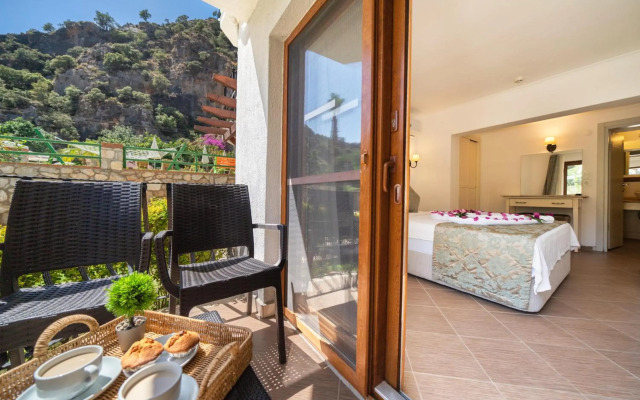 Ata Lagoon Beach Hotel
