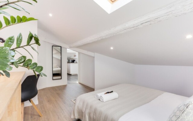 Wonderful 2 Bedrooms, Place de la Comédie