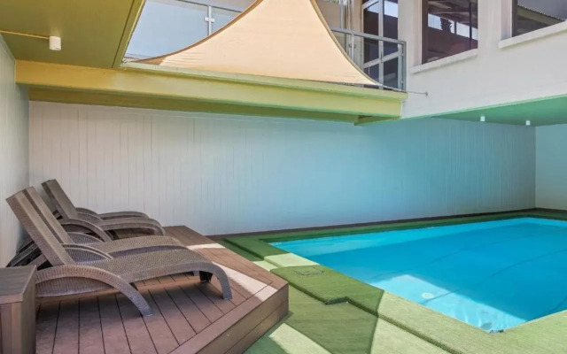 Stay at Alice Springs Hotel