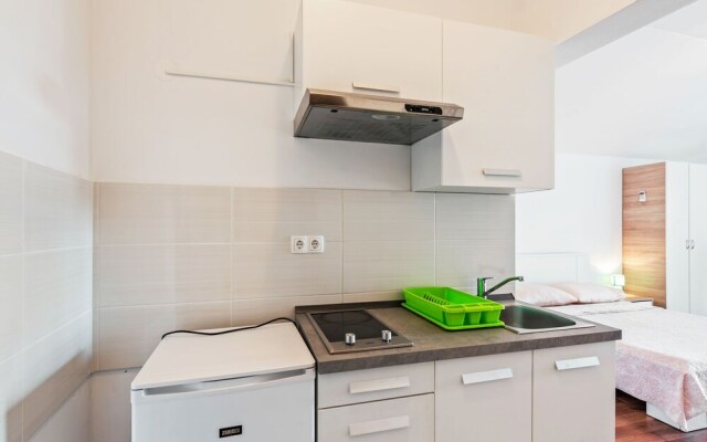 Pleasant Apartment in Posedarje near Sea