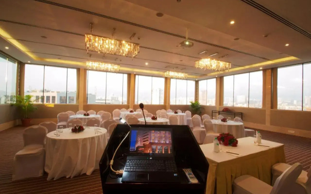 Lemon Tree Premier Malad Mumbai