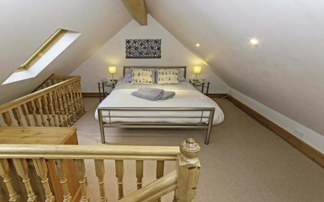 Stables & Breeze | 6 Bedrooms / Sleeps 13 | Sea Views