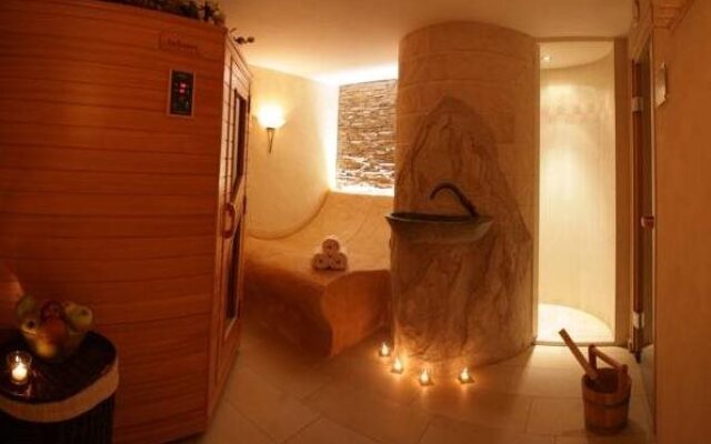 Apart Garni Hax'n Tenne