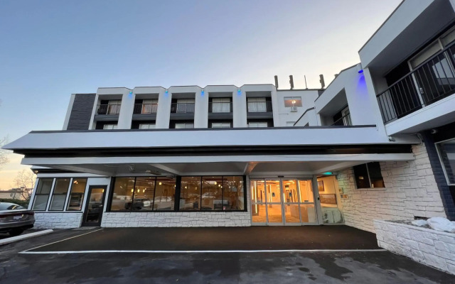 The Vic, Ascend Hotel Collection