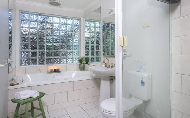 Botanica Retreat - Village Spa & Stay