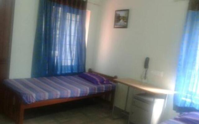 Single Room Non Ac Accommodation In A Home Stay