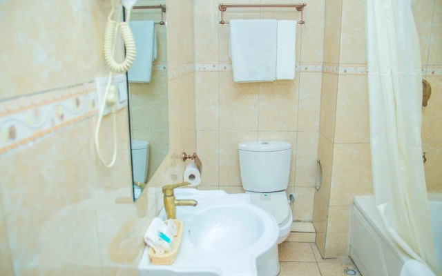 Royal Crest Hotel & Suites