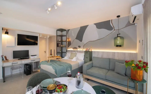 Flos Apartments