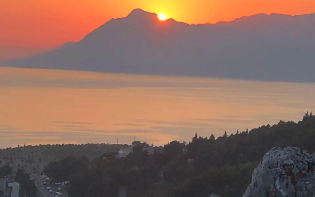 Sunshine House Makarska with Free Beach Parking