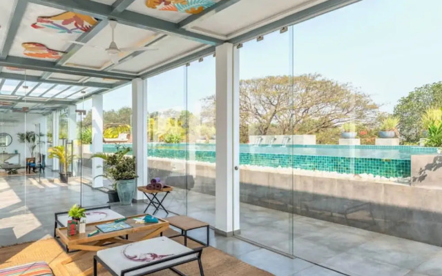 Modern Tropical 2bhk Near Beach Pool Garden