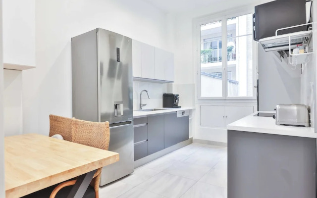 Magnificent Flat - Near Trocadaro