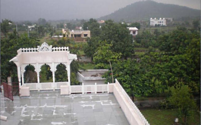 Manhar Vilas Hotel