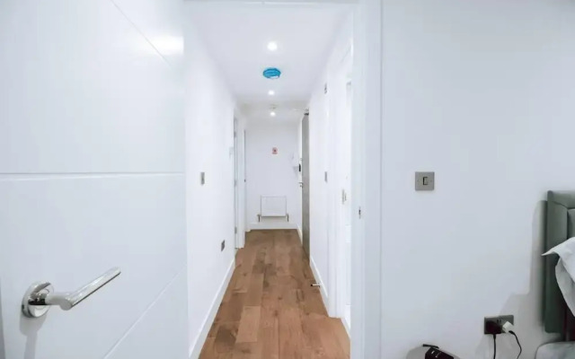Remarkable, Penthouse - 3-bed Apartment in Purley