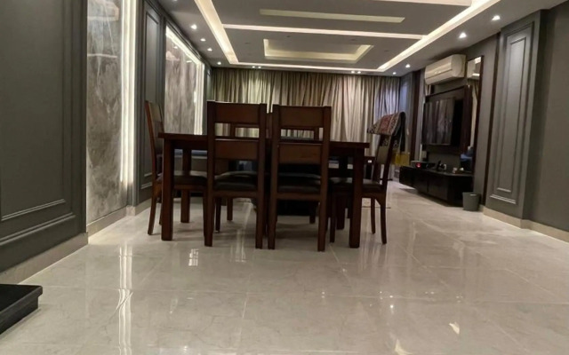 F5 luxury Apartment - شقة فندقية فاخرة المهندسين