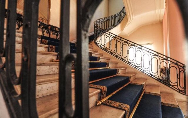 Royal Negresco - 5 Stars Holiday House