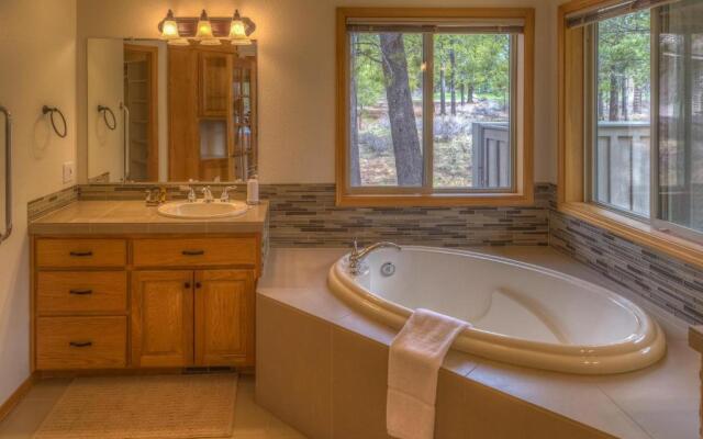 9 Hoodoo-AC-Hot Tub-5BR/3BA