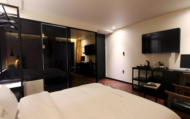 To Heaven Hotel Nampo