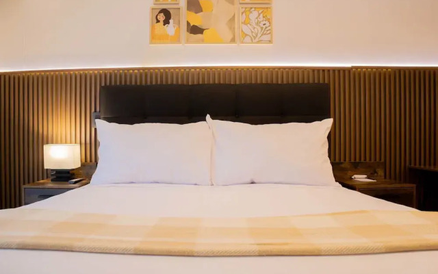 w Remarkable 1BR in San Isidro