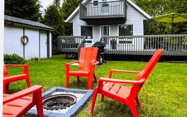 Beachy Chic-Completely renovated- Steps to the Beach