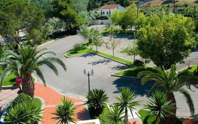 PHEIA, Vriniotis Resorts