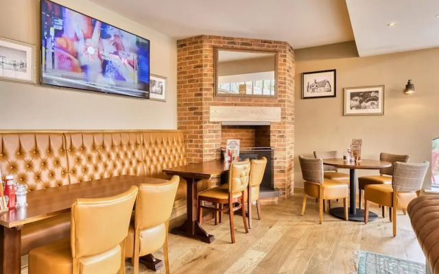 Premier Inn Milton Keynes - Willen Lake