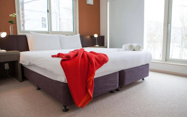 Yutaka Townhouse