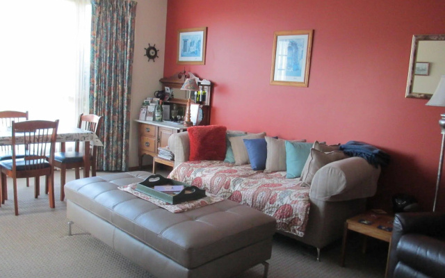 Cornwall Cottage – Guest Rooms – Cambridge