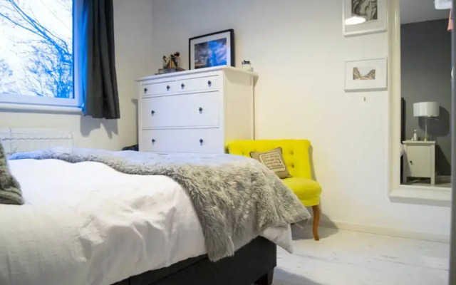 Beautiful Battersea Flat - 4 Guests