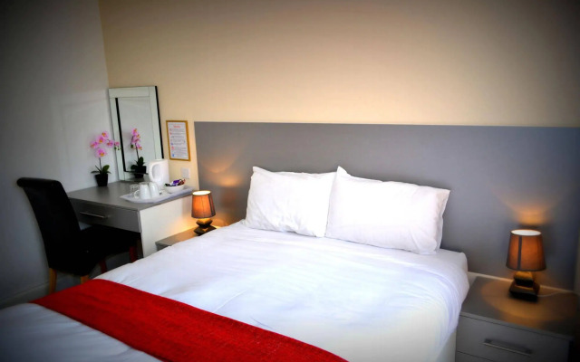 Heathrow Traveller B&B