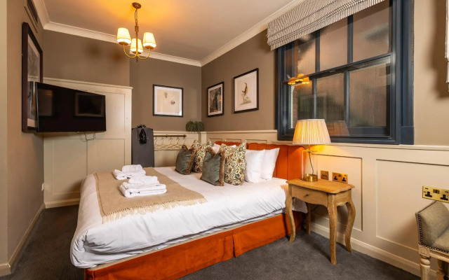 Salisbury Arms Hotel