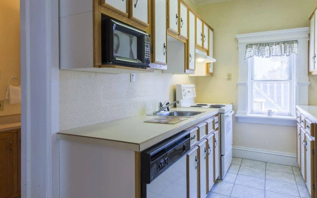 Chipman Hill Suites on Mecklenburg