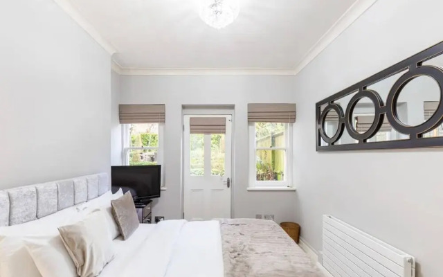 Beautiful 2bed Apt W/garden in Kensington