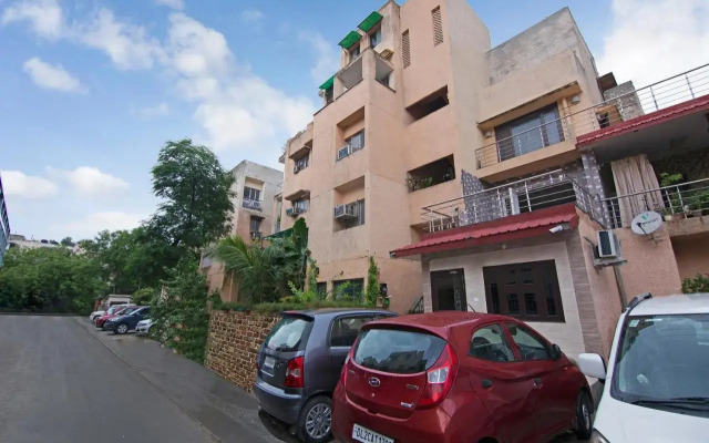 Oyo Home 78927 Elegant Studio Sarita Vihar