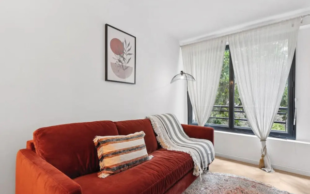 Classy 1BR - Elysee & Madeleine Area