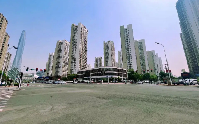 Tianjin Jinting Yuhua Hotel