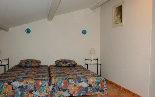 House With 3 Bedrooms in Sarrians, With Wonderful Mountain View, Priva