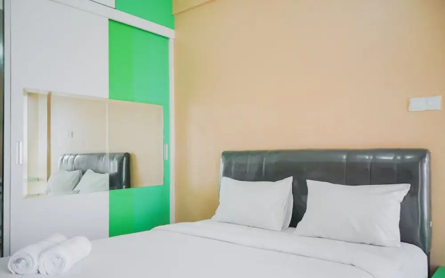 Cozy Studio Apartment at Tamansari Skylounge near Soetta Airport