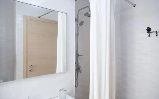 Bat Galim Simple Living by Sea N' Rent