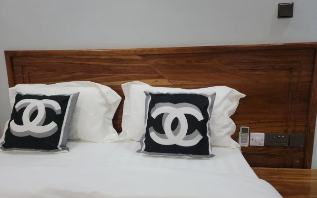 Jr Kisasa Hotel