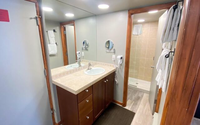 #303 Vail International