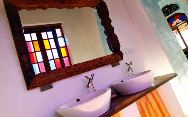 Emerson Spice Hotel
